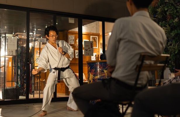 Tokyo: Asakusa Walking Tour & Comedy Night