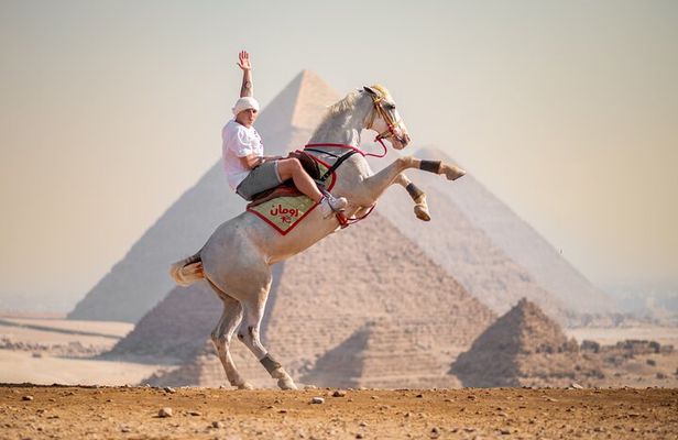Grand Egyptian Museum Private Tour with Giza Pyramids Photoshoot