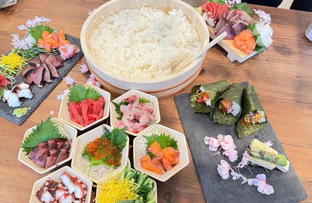 Osaka Sushi Cooking Class "Learn here and make it at home"