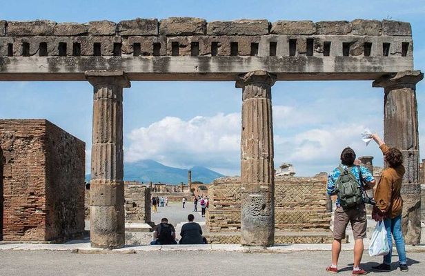 From Sorrento: Pompeii and Mount Vesuvius Day Trip with Guide