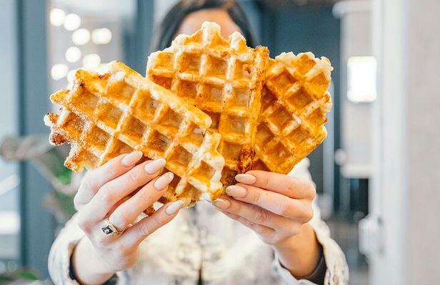 Bruges Food Tour with Full Meal & Drinks by Do Eat Better