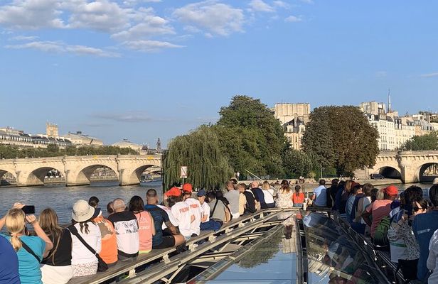 Notre-Dame Cathedral Exterior & Latin Quarter River Cruise Option