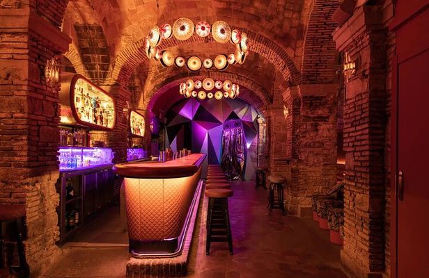 Speakeasy Bar Crawl, Drinking Games, Free Drinks & VIP Nightclub