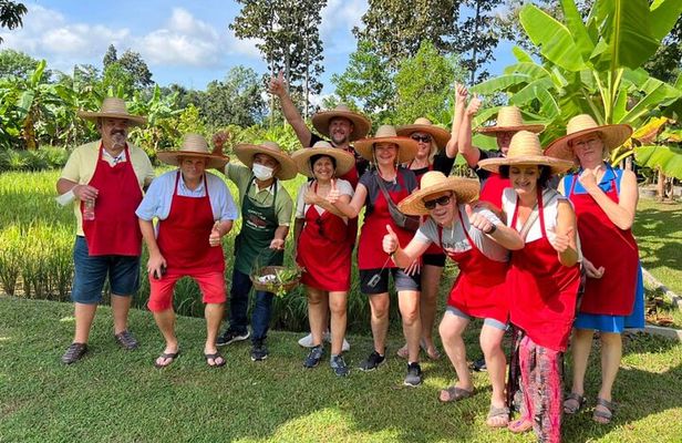 Chiang Mai Thai Cooking Organic Farm with Local Market Tour