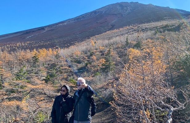 Private Historical Trail Hiking Tour on Mt.Fuji