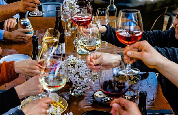 The Original Queenstown Wine Tour – Celebrating Over 30 Years