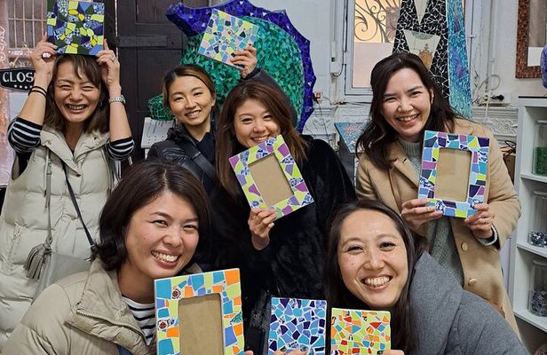 Gaudi Experience: Trencadis / Mosaic Workshop in Barcelona