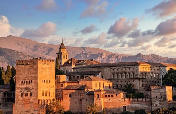 Private Walk of the Alhambra and Nasrid Palaces