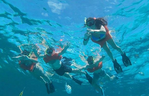 Private 50FT Yacht Rental in Cancún P8