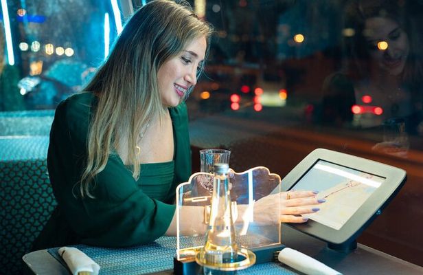 BusTronomy Dubai Dining Experience