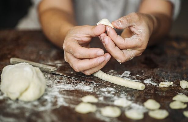 Lecce Hands-on Home Cooking Class: Craft Orecchiette & Savor Wine