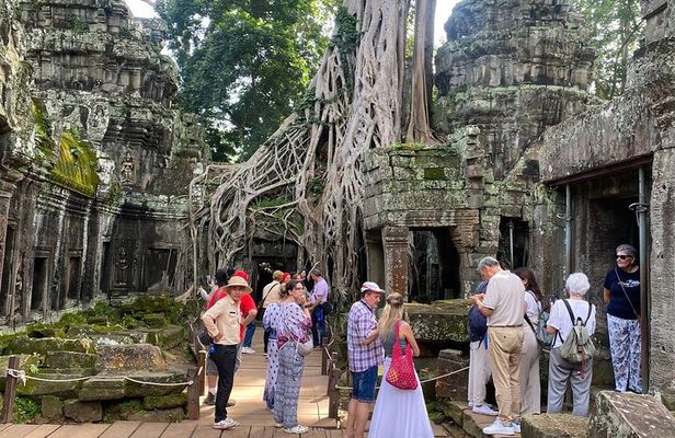 2 Days Private Tour Discovering Angkor Wat and Floating Village