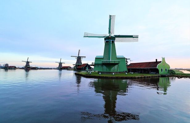 Wonderful Windmills of Zaanse Schans E Bike tour from Amsterdam