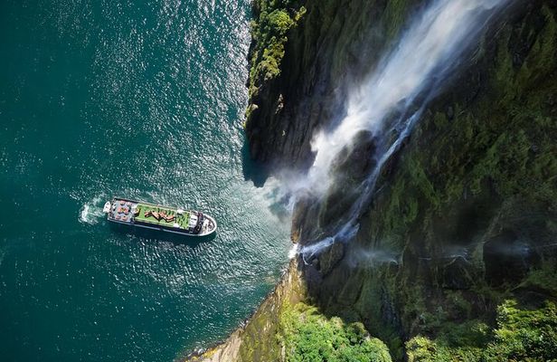 Epic Milford Guided Tour from Te Anau