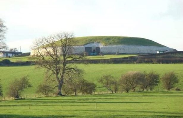 Newgrange, Trim Castle and Hill of Tara Private Tour from Dublin