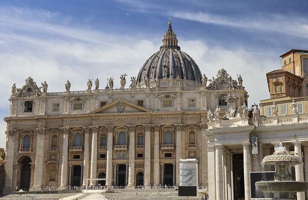 Rome: St. Peter’s Basilica, Tombs Tour & Optional Dome Climb