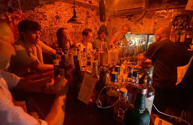 [Private]Shinjuku Night Walk & Golden Gai Bar Hopping Tour