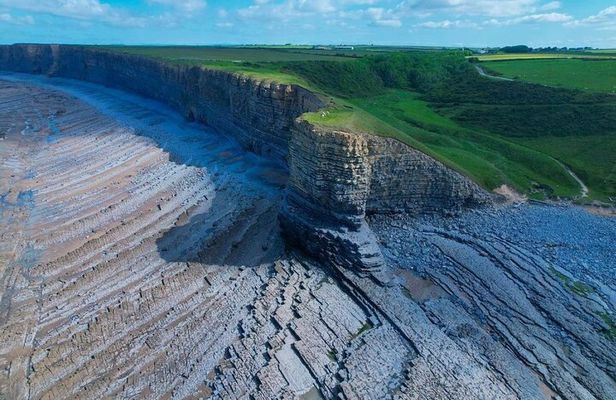 Cardiff: South Wales Cliffs, Beaches & Castles Day Tour