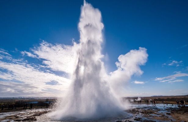 Golden Circle Tour with 4 stops: Small Group from Cruise Terminal