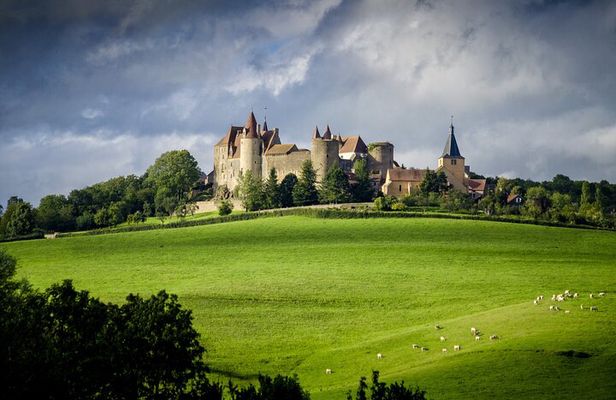 Burgundy Villages and Wine Tour from Dijon