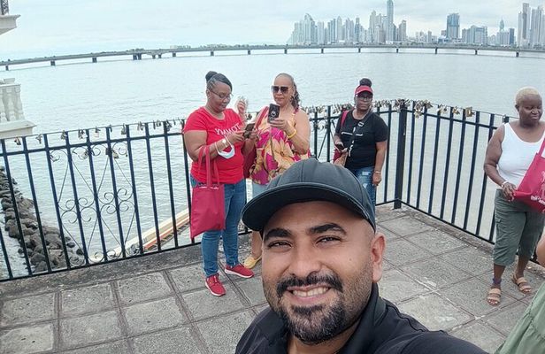 From Riu Playa Blanca: Panama Canal & Bar crawl Tour