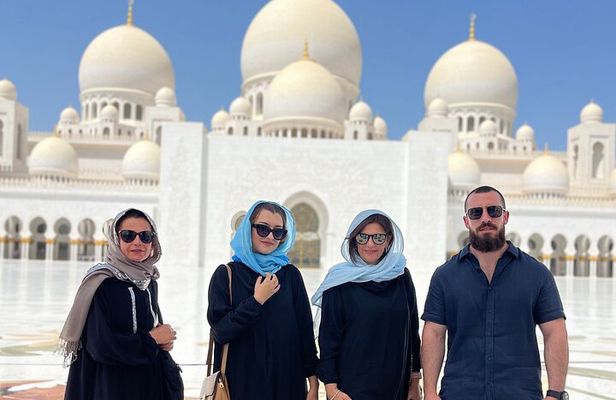 Full Day Abu Dhabi Tour with Complimentary Photography