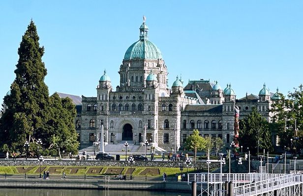 2hr City Highlights Private Luxury Tour in Victoria BC 1-4 pax