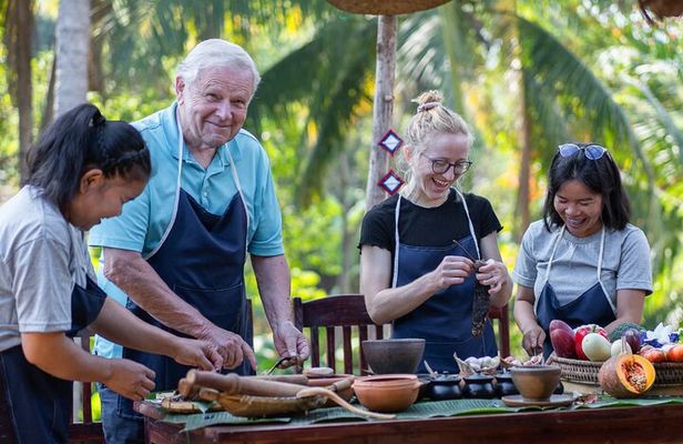 Luang Prabang Cooking, Pottery & Candle Experience
