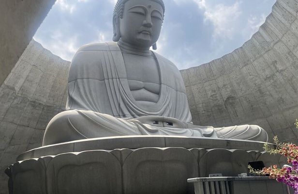 1 Day Tour to Hill of the Buddha, Sapporo and Sake