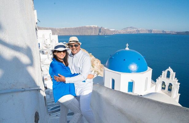 Santorini: The best 4-hours Sightseeing Private Tour!