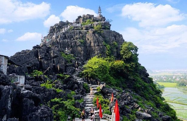 Hoa Lu, Trang An, Mua Cave Full Day Tour from Hanoi