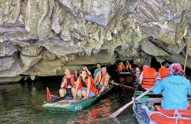 Hanoi: Deluxe Tour Discover Hoa Lu, Trang An Grottoes, Mua Caves