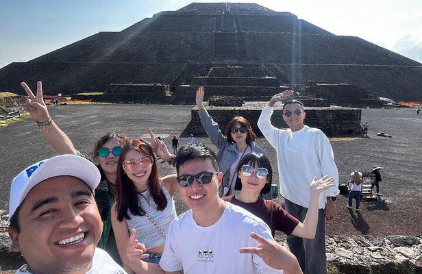 Shared tour to Teotihuacan departing at meeting point