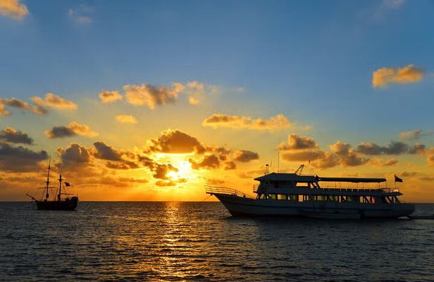 Sunrise Tour in San Andrés Natural Aquarium