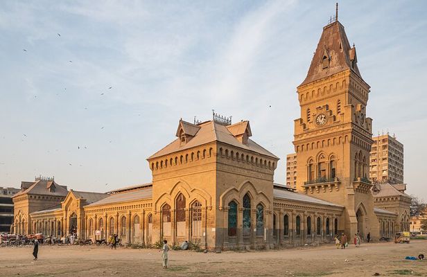 Karachi Private City Tour