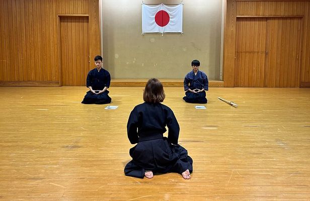 Tokyo: Samurai Experience | Authentic Kendo Lesson & Photo