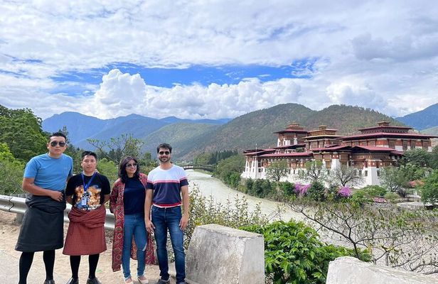 Private Phuentsholing to Thimphu 6-Days Adventure