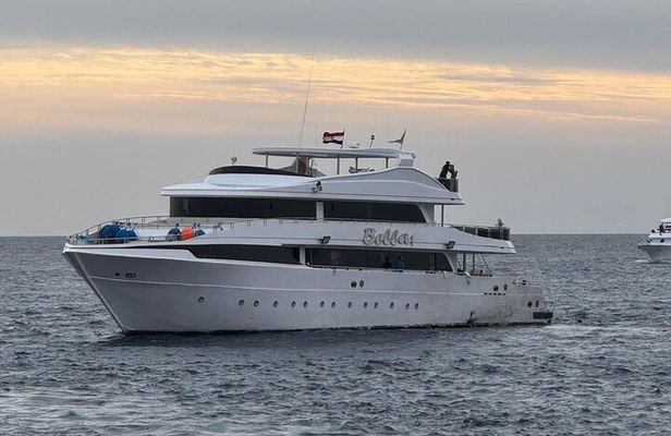 Eden Island full day 8 hours boat trip from Hurghada