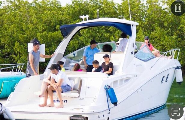 Yacht Celebration! (Restroom/Kitchen/AC & Bed on Board)