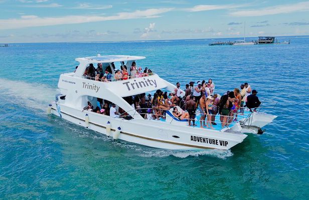 Party Boat Tour with SandBar and Snorkeling in Punta Cana