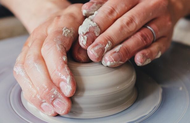 Potter's Wheel Taster Experience in the North Cotswolds