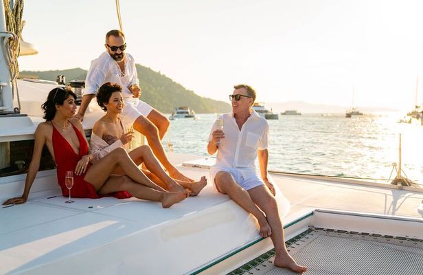 Romantic Sunset Catamaran Cruise from Kissamos Port with Wine