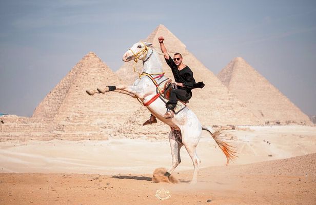 Pyramids of Giza Photoshoot & Tour with Camel, Horse & Shopping