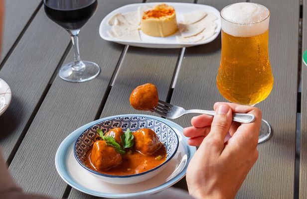 Gourmet Tapas and Wine Tour in the Old Town of Las Palmas