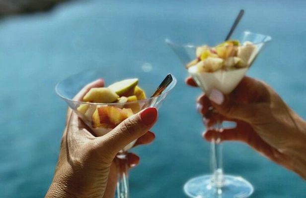 Heraklion to Dia Island: Semi-Private Luxury Catamaran Cruise