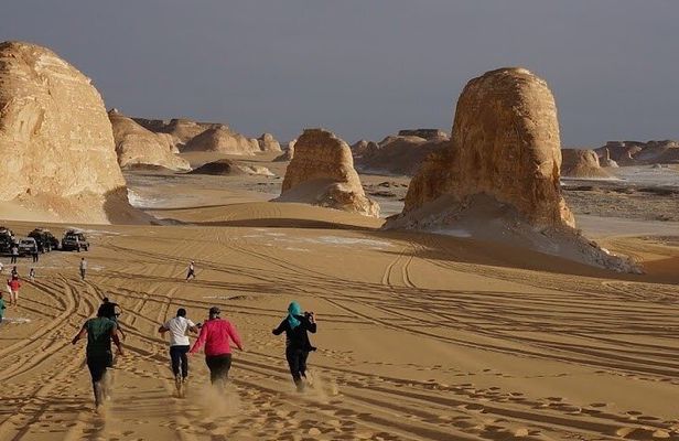 Private 2 Days 1 Night Bahariya Oasis Desert Camping Tour