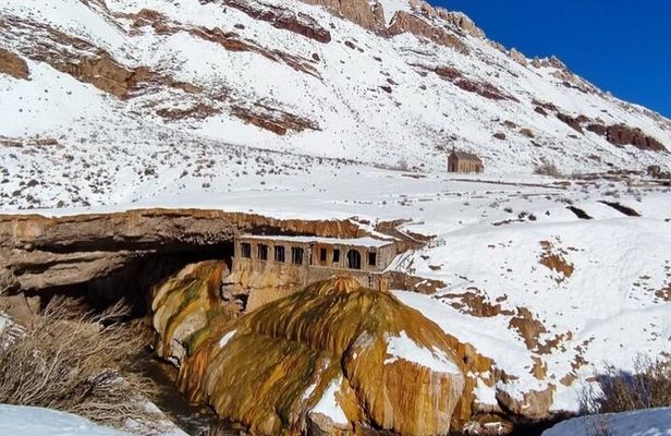 "High Mountain Private Tour - Snow, Aconcagua and Transfer Included"