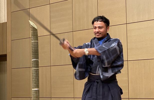 Tokyo: Samurai Experience with a Real Sword