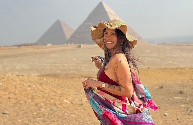 Private tour to Giza Pyramids, Sphinx, Eyptian Museum& Bazaar
