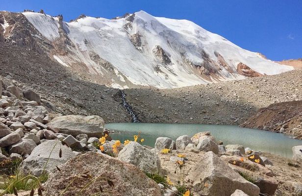 Summit & Glacier Hiking Tour: Exclusive 2-Day Alpine Experience